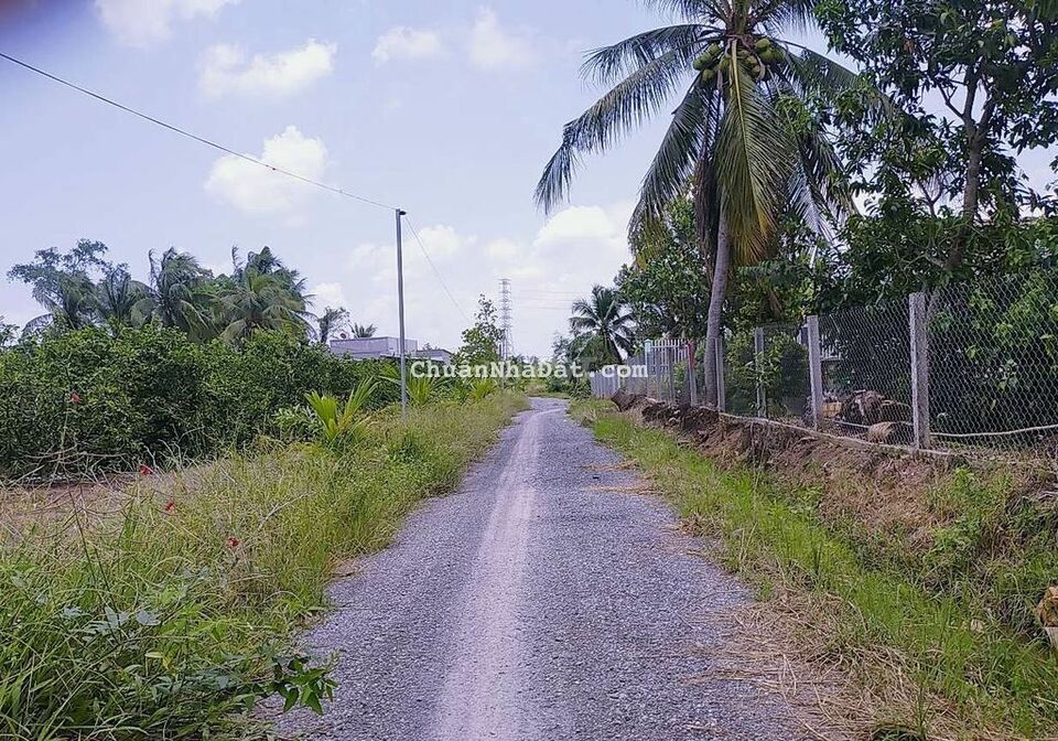 Đất vườn, mặt kênh, 460m2 (20x26m) chỉ 790tr Đất vườn, mặt kênh, 460m2 (20x26m) chỉ 790tr