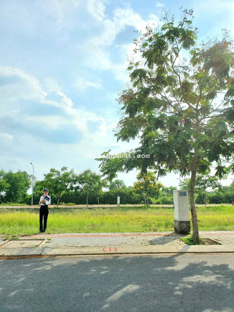 Kẹt tiền bán lỗ lô đất huyện Bến Lức 80m2 đường nhựa 13m, SHR Kẹt tiền bán lỗ lô đất huyện Bến Lức 80m2 đường nhựa 13m, SHR