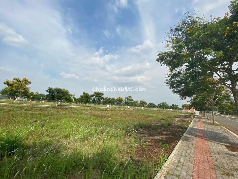 Chính chủ bán lô đất 80m2 KDC Lago Centro Bến Lức, công chứng ngay