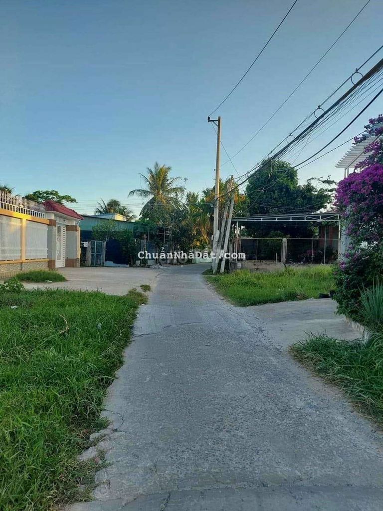 Bán đất MT hẻm Sân Bia
