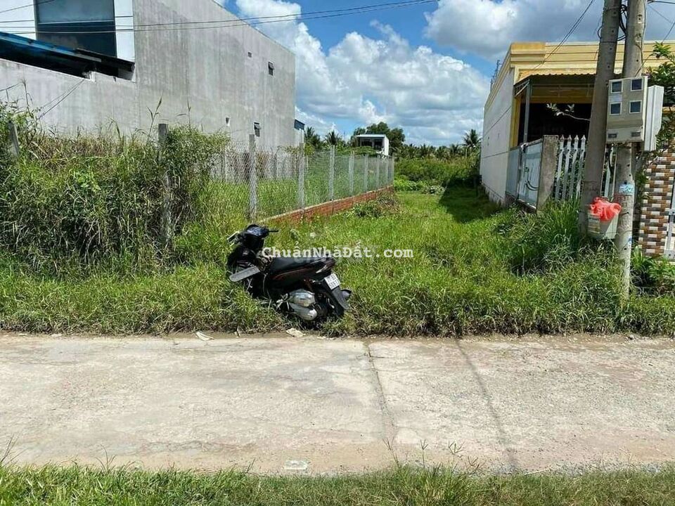 Bán đất MT hẻm Sân Bia