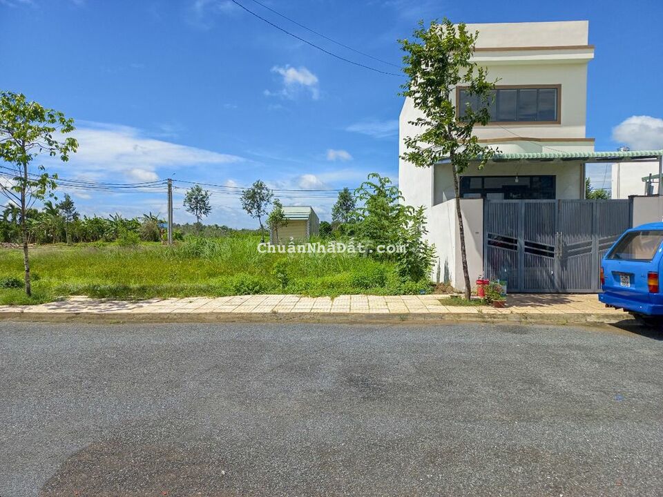 Nền Đẹp Thổ Cư – Sổ Hồng – Thanh Toán Trước Chỉ 200 Triệu/Nền