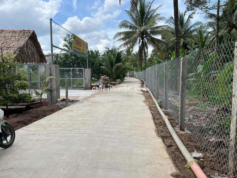 Bán nền đẹp có thổ cư, sẵn sổ, đường oto 16 chỗ tới nhà Thành Triệu