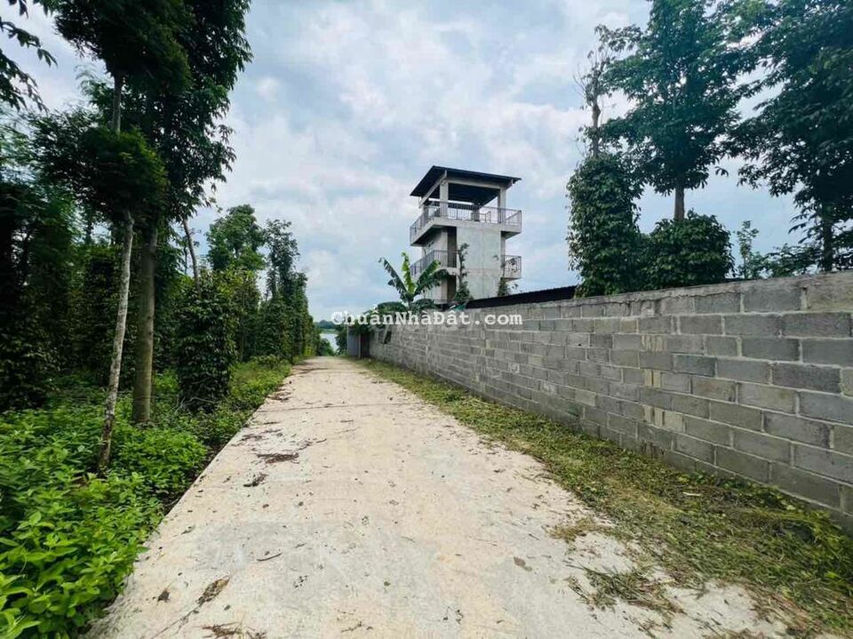 Siêu Phẩm Giáp Hồ Sông Ray 100%.Khí Hâu Mát mẻ,Có sẵn nhà.Ngang 55M Siêu Phẩm Giáp Hồ Sông Ray 100%.Khí Hâu Mát mẻ,Có sẵn nhà.Ngang 55M