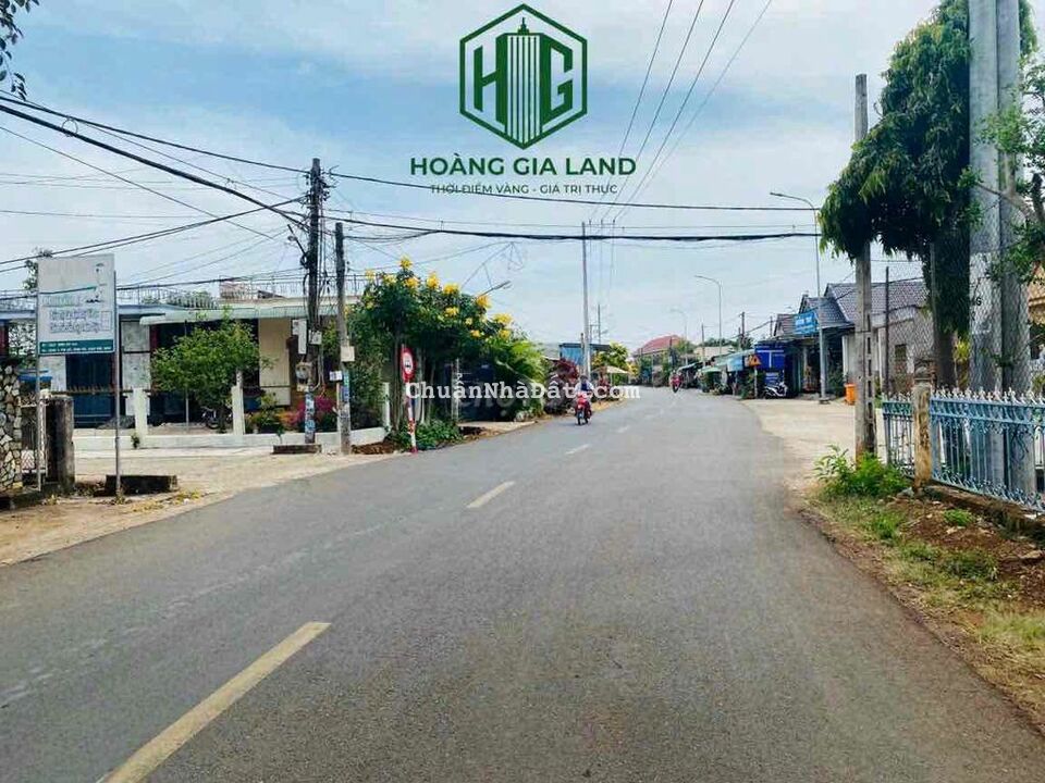 Bán Đất Mặt Tiền Nhựa Có nhà Mới Ở Ngay,KDC Đông Đúc,Tiện Ích.Ngang 9m Bán Đất Mặt Tiền Nhựa Có nhà Mới Ở Ngay,KDC Đông Đúc,Tiện Ích.Ngang 9m