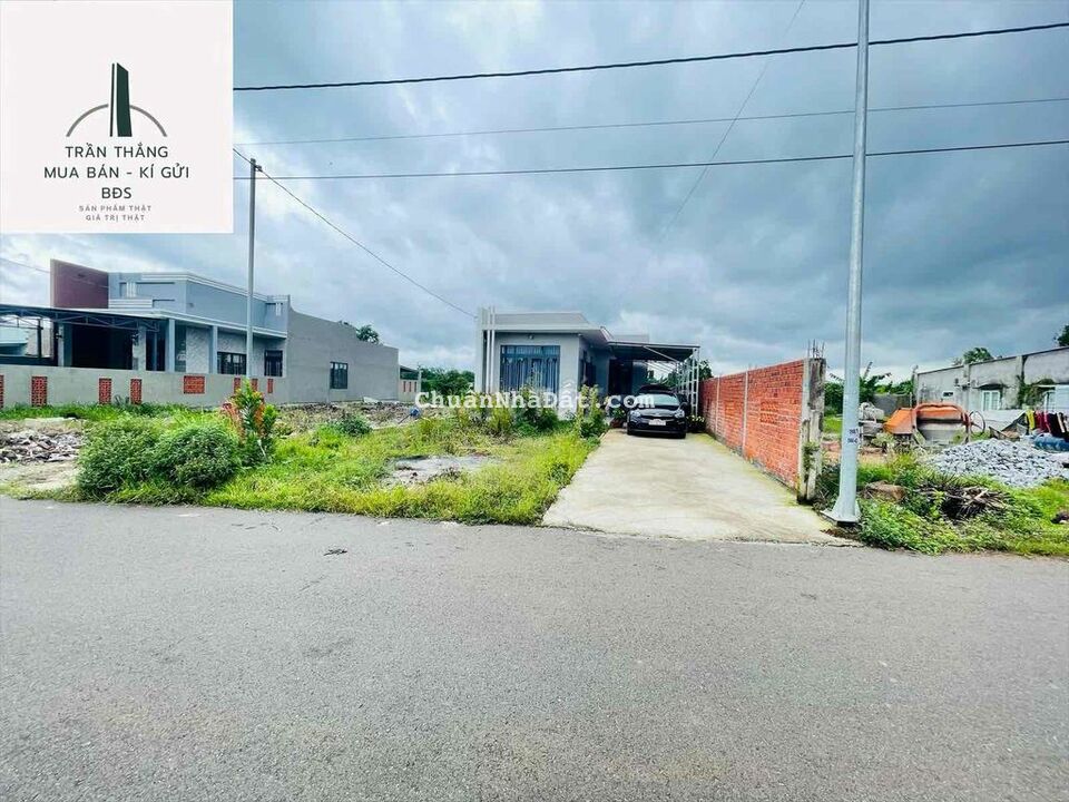 Bán Đất Xã Đá Bạc Tặng căn nhà mới xây.dân cư đông buôn bán sầm uất. Bán Đất Xã Đá Bạc Tặng căn nhà mới xây.dân cư đông buôn bán sầm uất.