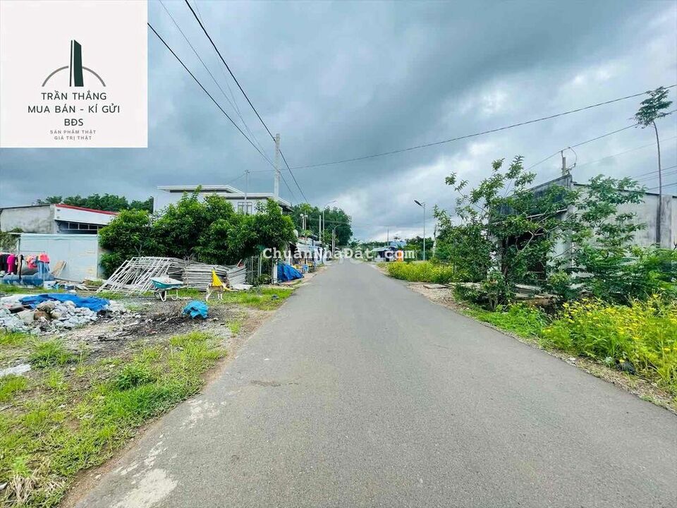 Bán Đất Xã Đá Bạc Tặng căn nhà mới xây.dân cư đông buôn bán sầm uất. Bán Đất Xã Đá Bạc Tặng căn nhà mới xây.dân cư đông buôn bán sầm uất.