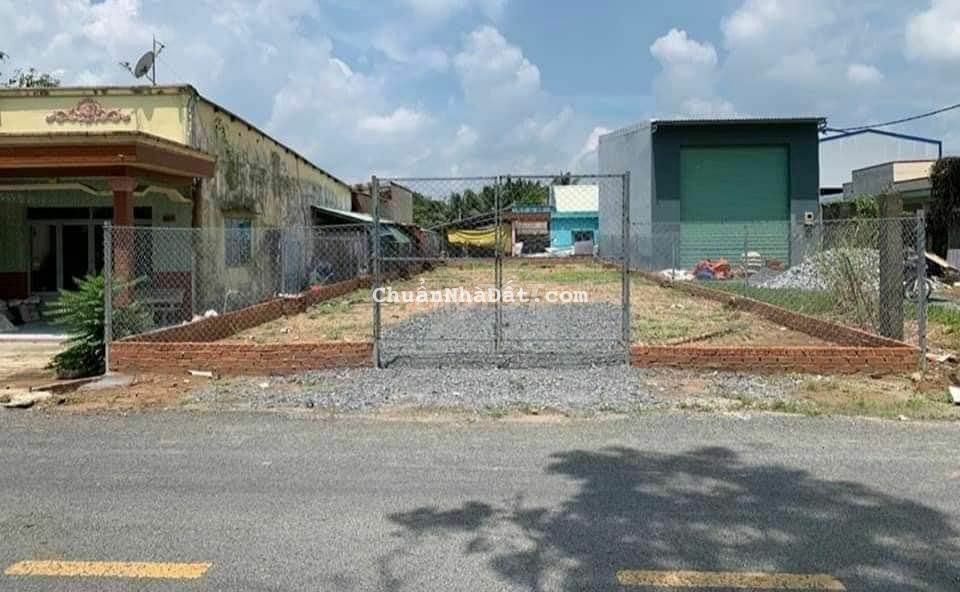 Cần bán lô đất ngộp 1000m2x100tc ngay ngã 4 Chơn Thành,giá 500 triệu Cần bán lô đất ngộp 1000m2x100tc ngay ngã 4 Chơn Thành,giá 500 triệu