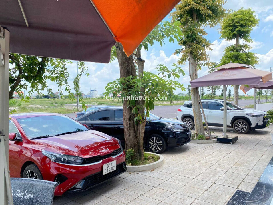 Duy nhất 1 lô mặt tiền nhựa 16m, sát bên VP Center Land, công chứng sớm, 750tr