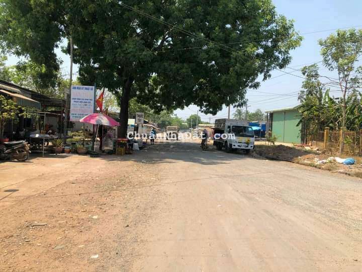 Lô đất 1tỷ8 sát KDC sát KCN cần bán gấp 11m nở hậu 15m có tc chỉ 800tr