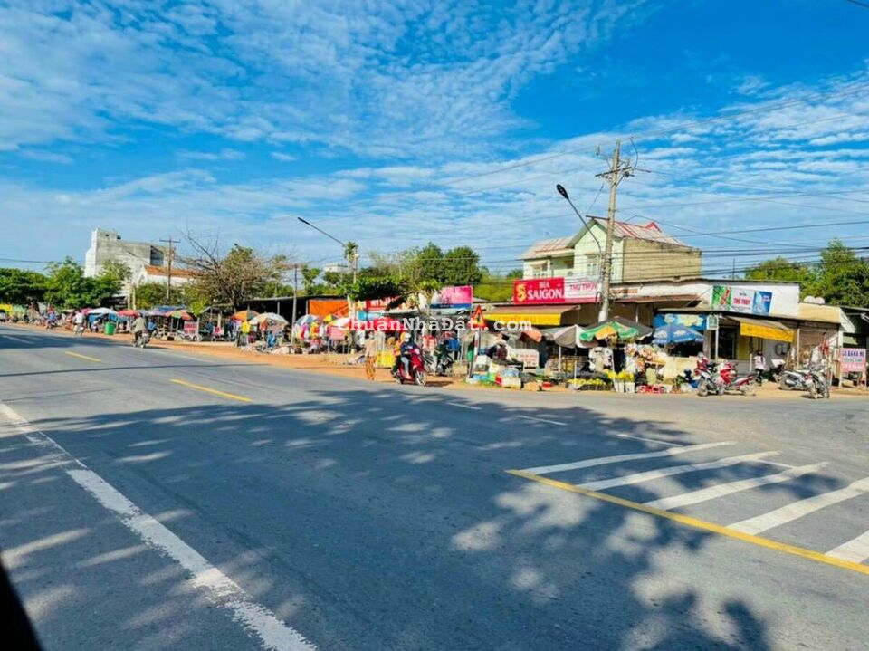 Về quê bán gấp 2 lô đất 5m*50m, 7m*50m giá chỉ 380tr, đường nhựa 32m