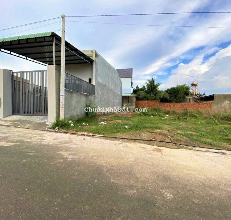 Ngân hàng thanh lý 2 lô đất 5m*70m, đường nhựa 32m, giá chỉ 385 triệu