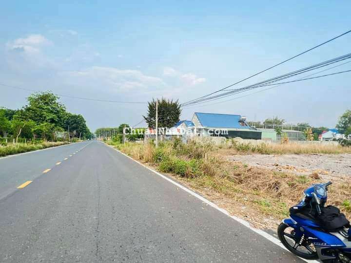 5,5x70 nở hậu 6,8m có thổ cư sát QL13 mặt tiền đ này vị trí này chỉ 1t