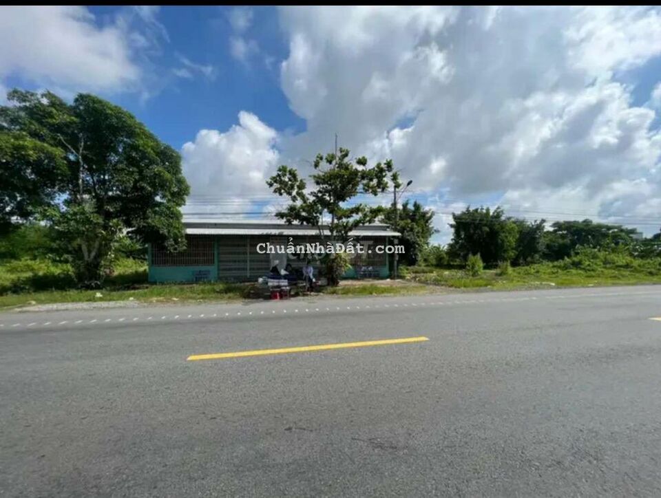 nhà cần bán đất do thua lỗ, có sẵn thổ , đường rộng, tiện ích đầy đủ