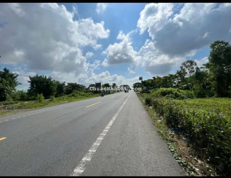 nhà cần bán đất do thua lỗ, có sẵn thổ , đường rộng, tiện ích đầy đủ