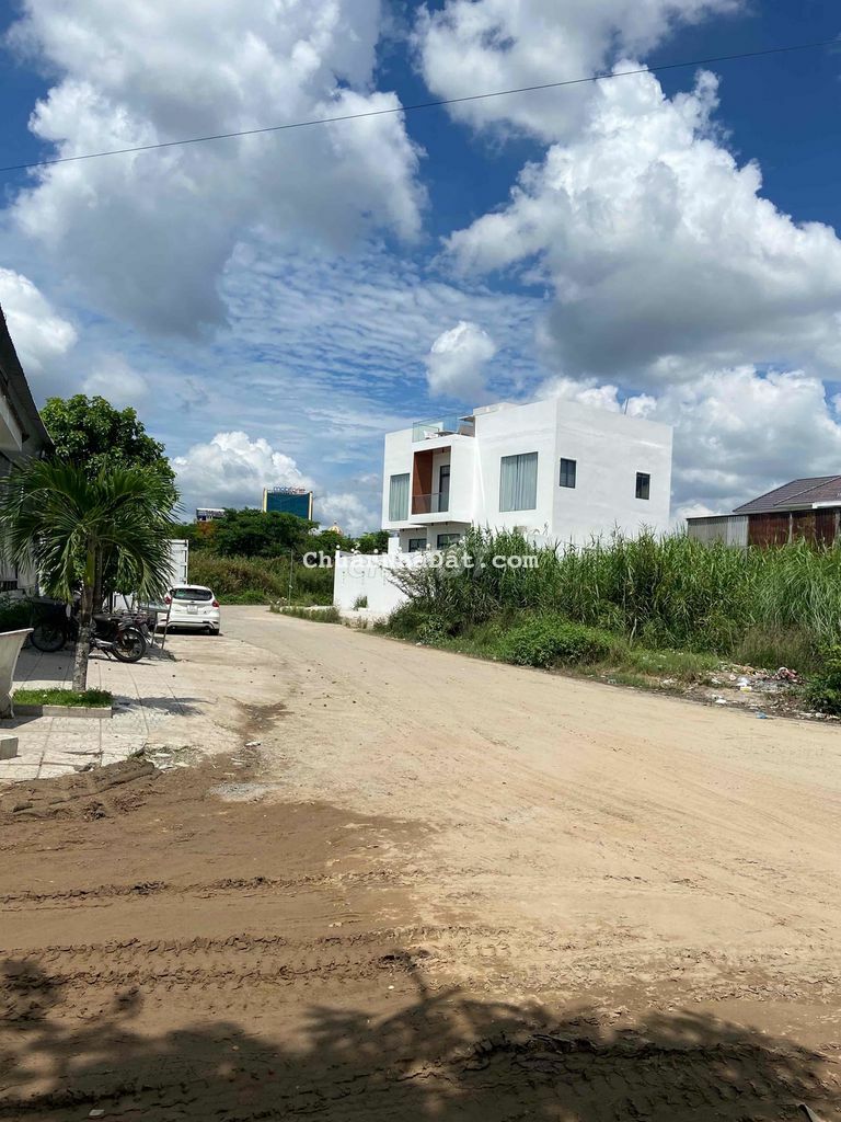 Nền Biệt Thự đường số 13, Khu Công Ty 8, Cái Răng, TP. Cần Thơ.