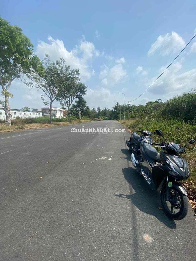 Nền góc đường số A3 và B8, KDC Tân Phú, Cái Răng, TP. Cần Thơ. Nền góc đường số A3 và B8, KDC Tân Phú, Cái Răng, TP. Cần Thơ.