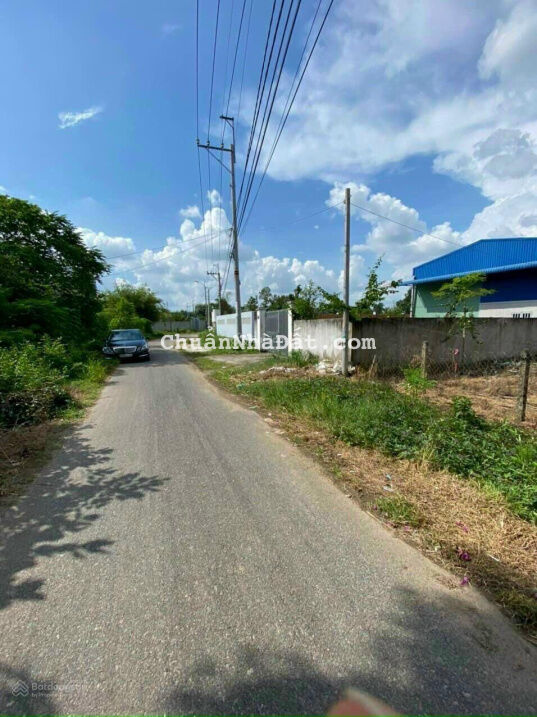 Chuyển công tác về quê rao bán gấp nền đất đẹp 116m2 giá 778tr đường Lộ Long Phú gần UBND Cần Giuộc Chuyển công tác về quê rao bán gấp nền đất đẹp 116m2 giá 778tr đường Lộ Long Phú gần UBND Cần Giuộc