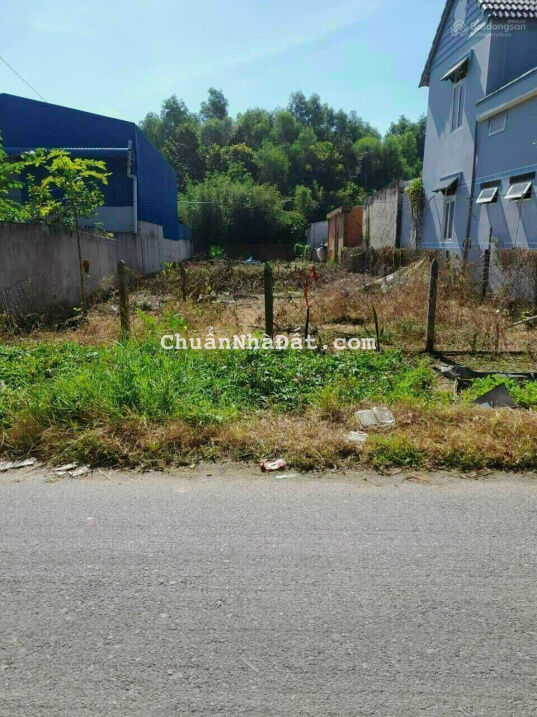 Chuyển công tác về quê rao bán gấp nền đất đẹp 116m2 giá 778tr đường Lộ Long Phú gần UBND Cần Giuộc Chuyển công tác về quê rao bán gấp nền đất đẹp 116m2 giá 778tr đường Lộ Long Phú gần UBND Cần Giuộc