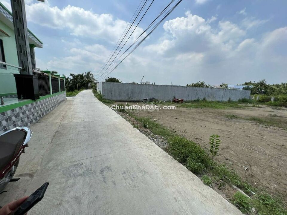 Gia chủ cần bán lô đất mặt tiền đường đan bà kiểu Gia chủ cần bán lô đất mặt tiền đường đan bà kiểu