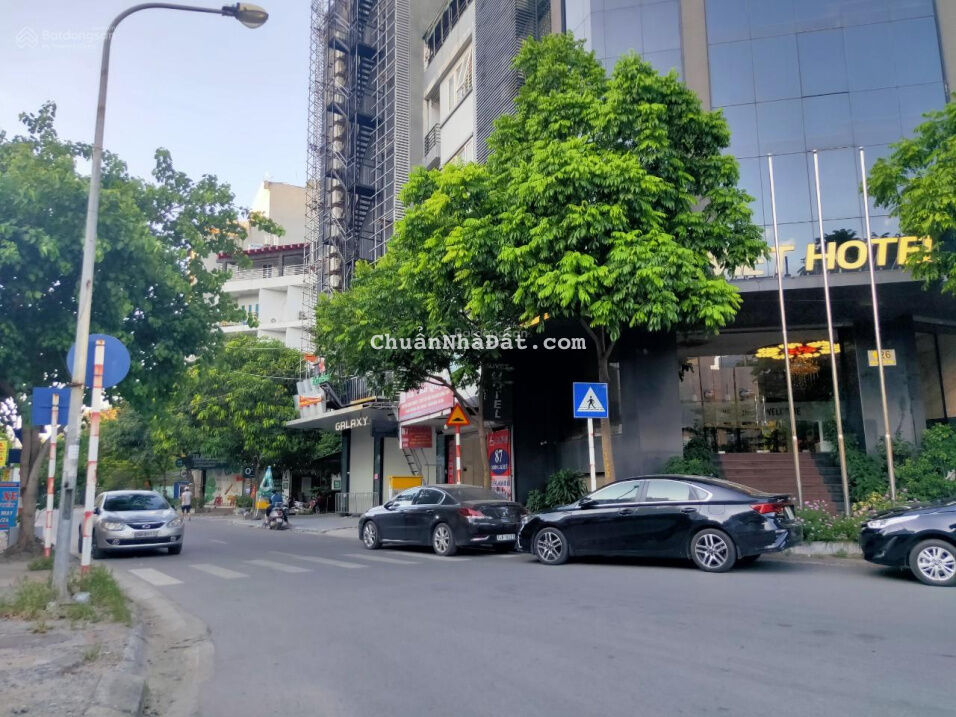 Chính chủ cần bán gấp 56m2 đất mặt phố Dương Khuê, kinh doanh sầm uất giá 15 tỷ