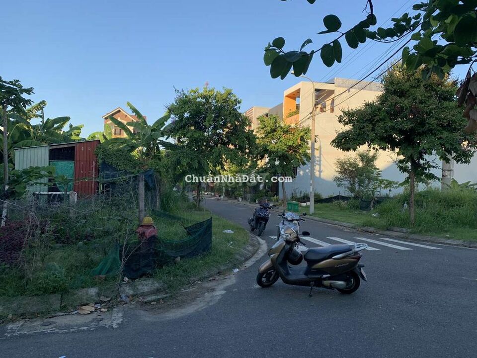 Cần tiền GẤP bán lô GÓC Khu Phước tường