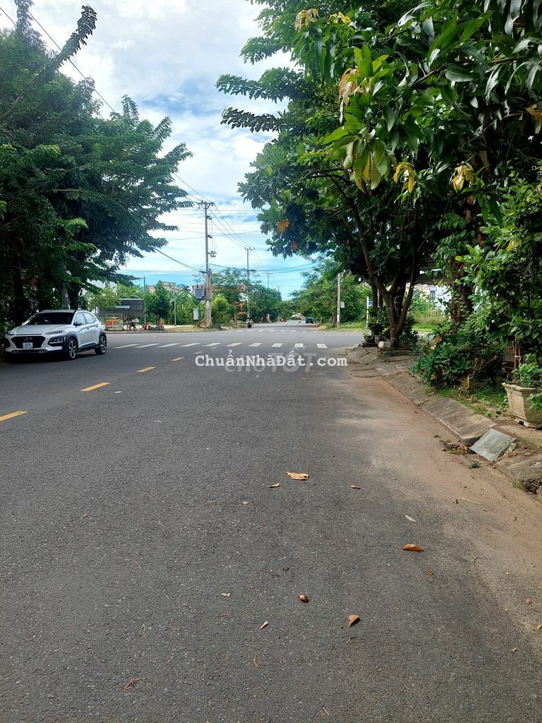 Bán gấp lô góc 2 MT đường 10,5m Đô Đốc Lộc, Hòa Xuân, Cẩm Lệ, Đà Nẵng