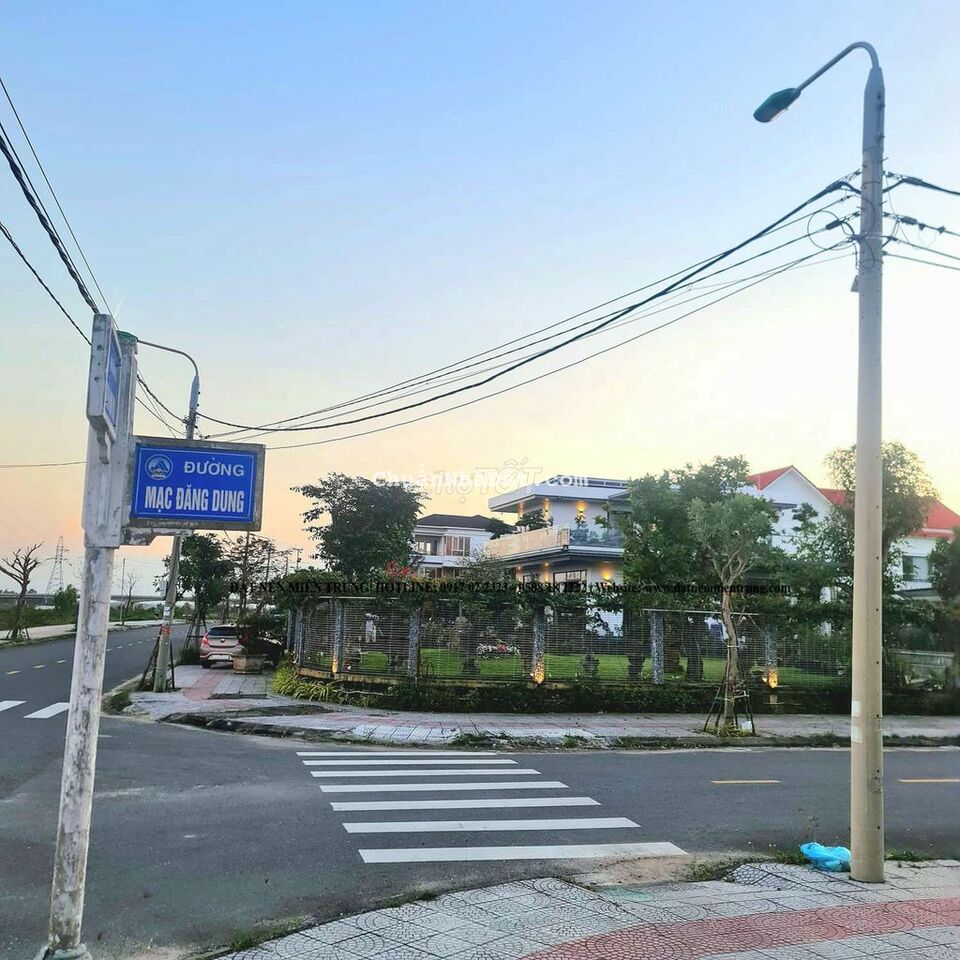 Đất biệt thự 300m2 đường nguyễn đình thi hướng đông nam