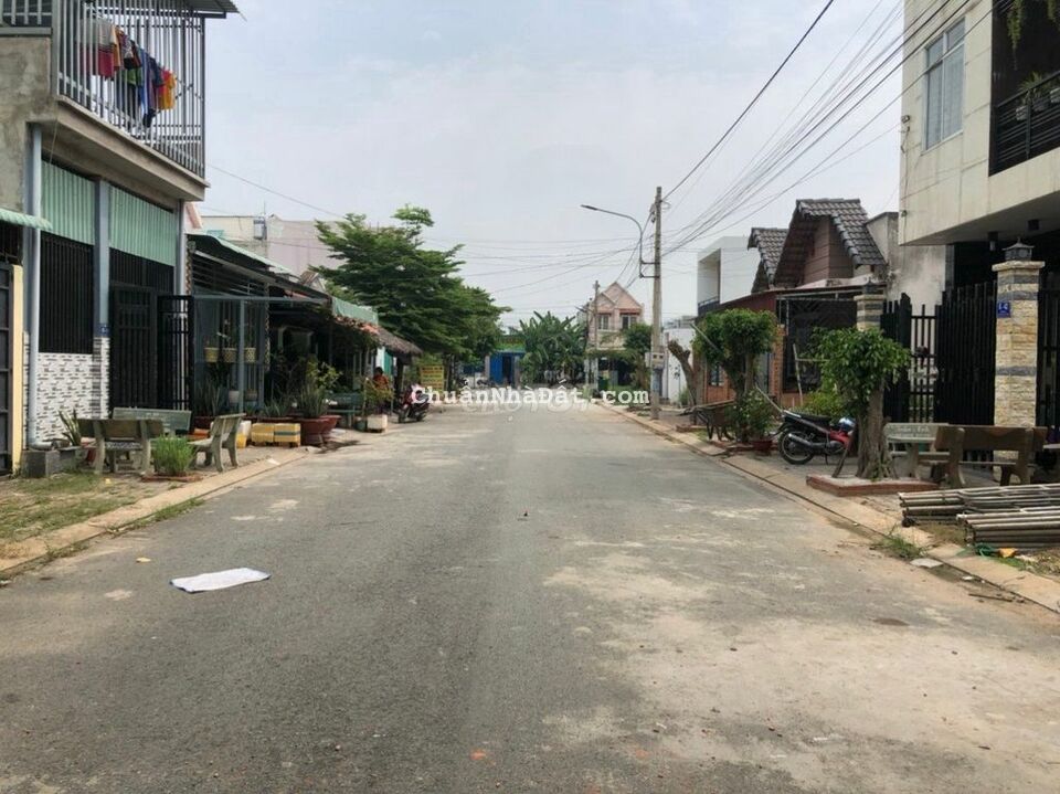 Đất thị trấn Củ Chi, sổ hồng riêng, 5x20=100m2, đường 10m thông, 900tr