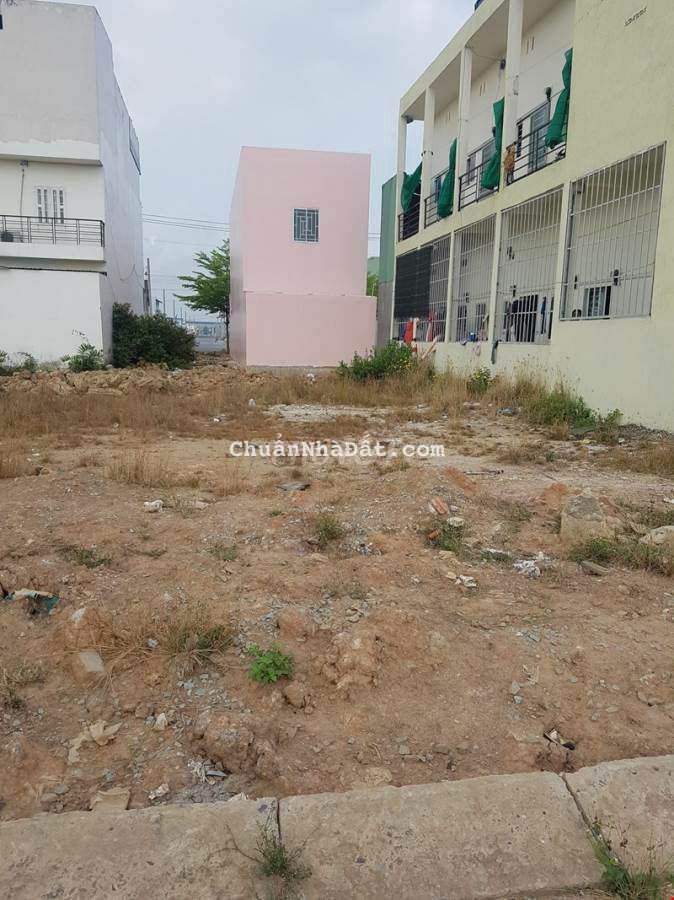 Bán gấp lô đất gần chợ Nguyễn Văn Khạ DT: 115m2 Sổ hồng Riêng Giá: 1tỷ Bán gấp lô đất gần chợ Nguyễn Văn Khạ DT: 115m2 Sổ hồng Riêng Giá: 1tỷ