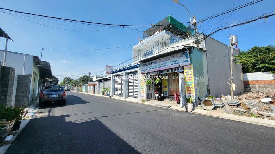 ngộp Lô mặt tiền 150m2 thổ cư Tỉnh Lộ 8 Thị Trấn Củ Chi, 1.5 tỷ sổ sẵn