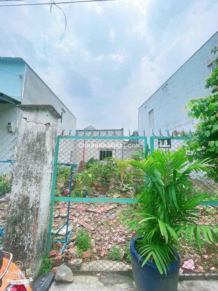 BÁN LÔ ĐẤT CÁCH QL1k - 20M NGÃ BA CÂY LƠN