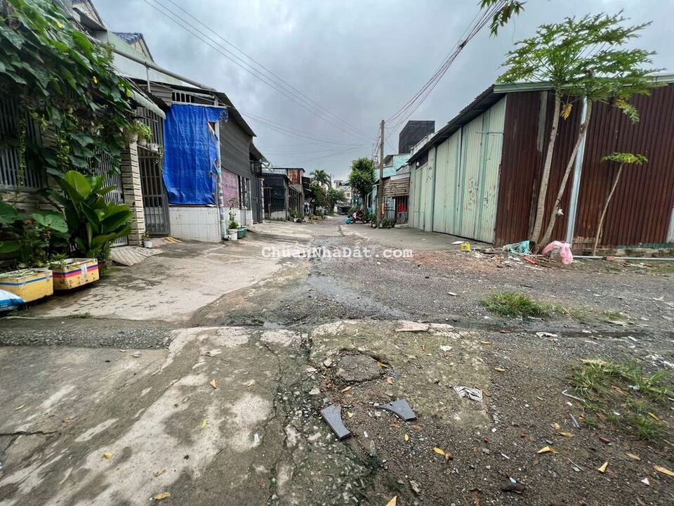 Đất gần đường Nguyễn Thị Tươi, khu di tích Hố Lang