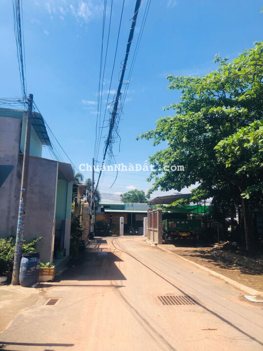 Đất Đông Hoà - Dĩ An đường Võ Thị Sáu vào 50m đường nhựa trước 7 m Đất Đông Hoà - Dĩ An đường Võ Thị Sáu vào 50m đường nhựa trước 7 m