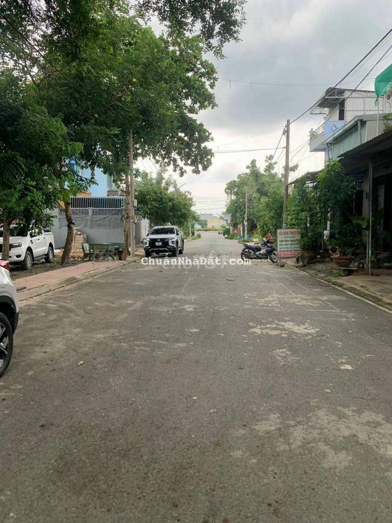 Lô góc 2 MT KDC vĩa Hè, Gần Đường Đông Thành, Tân Bình Dĩ An