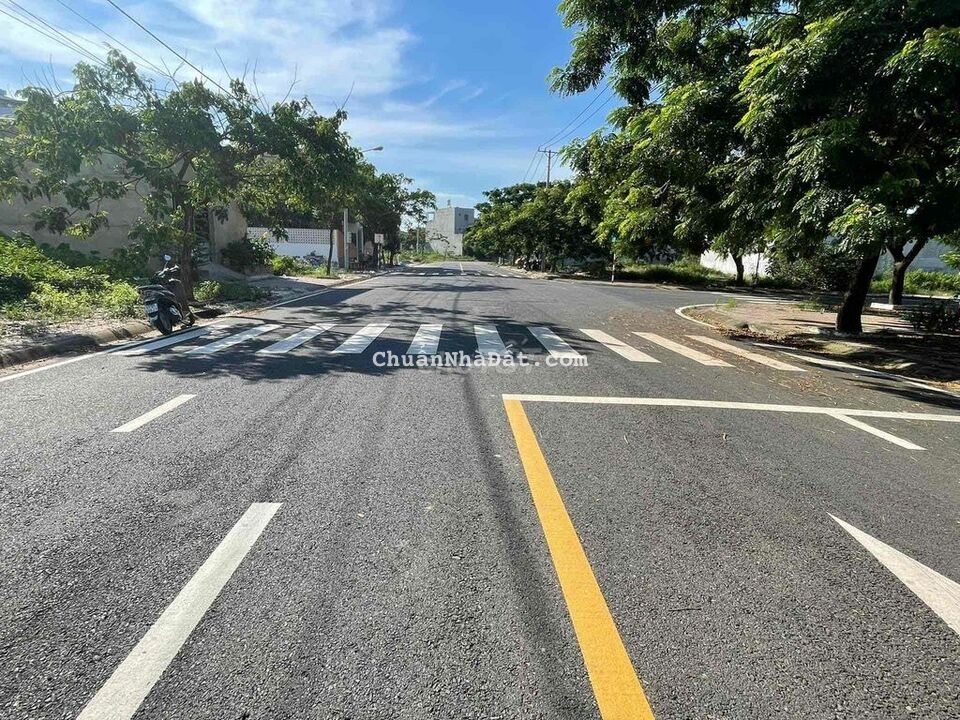 lô góc đẹp 88m thổ full đường nhựa 10m vĩa hè cây xanh 🌹🌹🌹🌹🌹