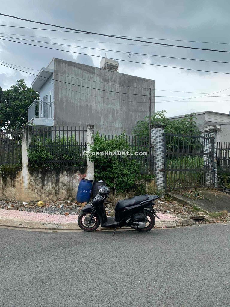 Góc 2 mặt tiền khu dân cư tp Dĩ An