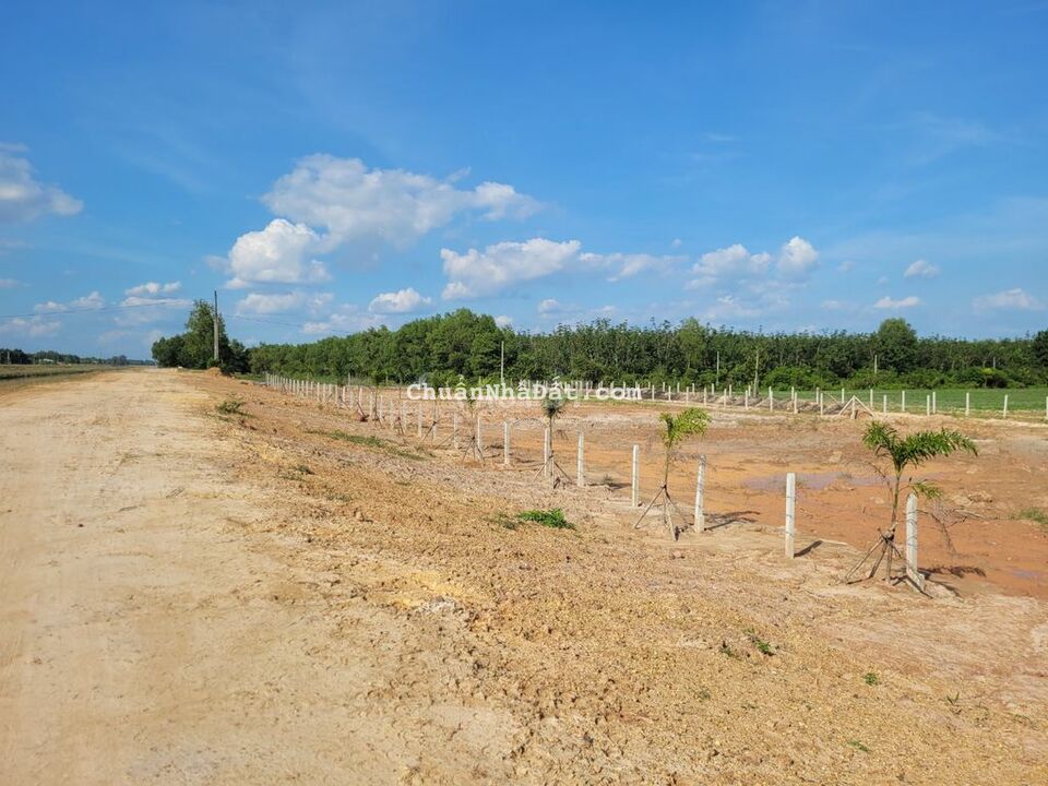 5x30.full TC 150m2.mặt tiền kênh.view Núi Bà.540tr