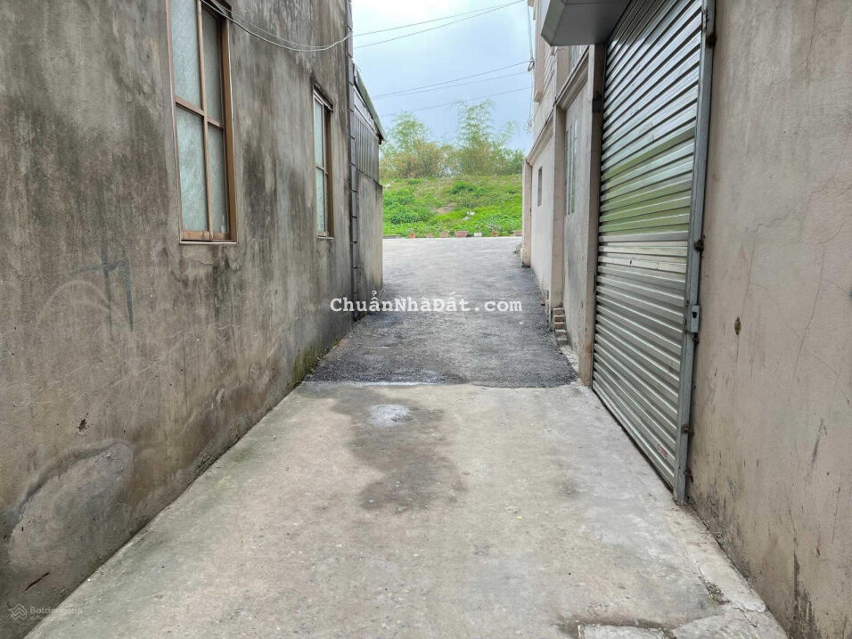 Bán gấp lô đất 108m2 tại thôn Vàng, xã Cổ Bi, cách đường chân đê mới đi vào 10m, giá hợp lý