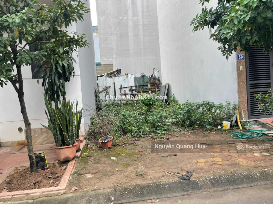 Cần bán gấp lô đất 30m2 hai mặt thoáng trước sau, tại khu TĐC Trâu Quỳ, Gia Lâm