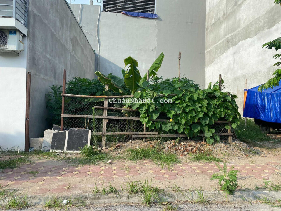 Cần gấp khoản tiền hạ giá bán nhanh lô đất tại trung tâm khu tái định cư thị trấn Trâu Quỳ