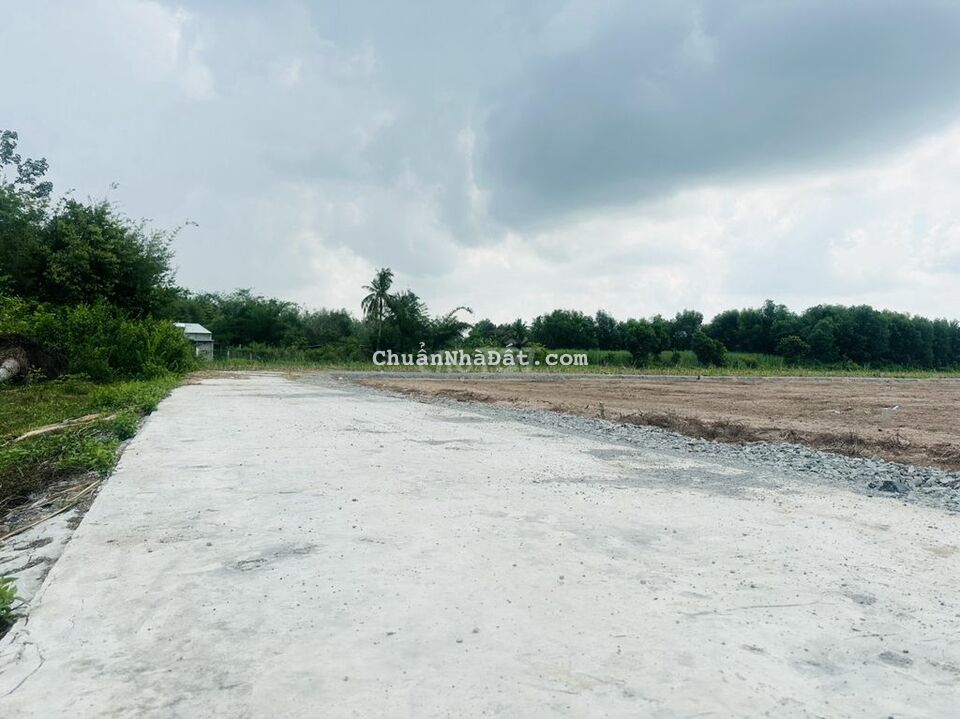 Mặt tiền đường bê tông 6x20 Full thổ. 490 triệu