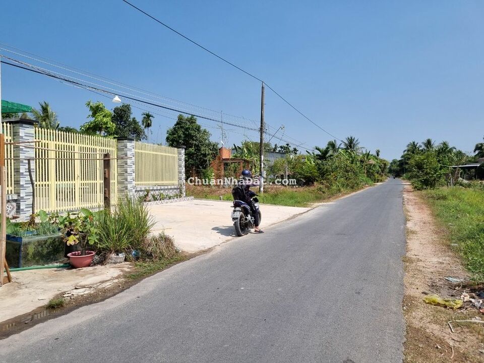 Giá 400tr. Đất đẹp hơn Ngọc Trinh DT 127m2 Giá 400tr. Đất đẹp hơn Ngọc Trinh DT 127m2