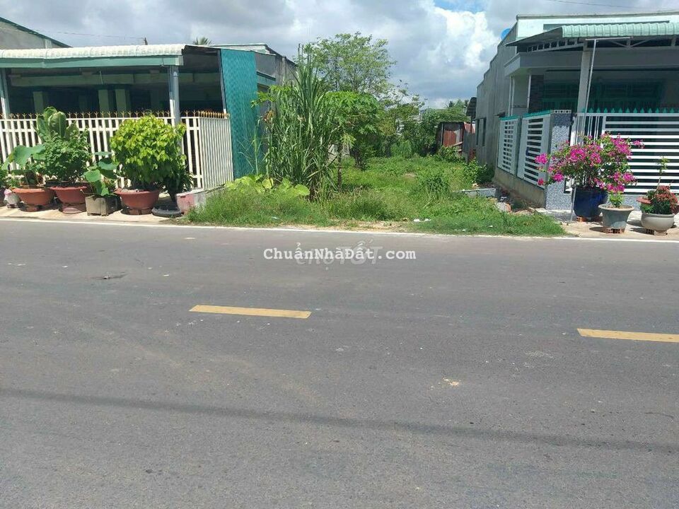 CẦN BÁN GẤP ĐẤT T.CƯ 7x30MÉT M.TIỀN NHỰA TRUNG TÂM