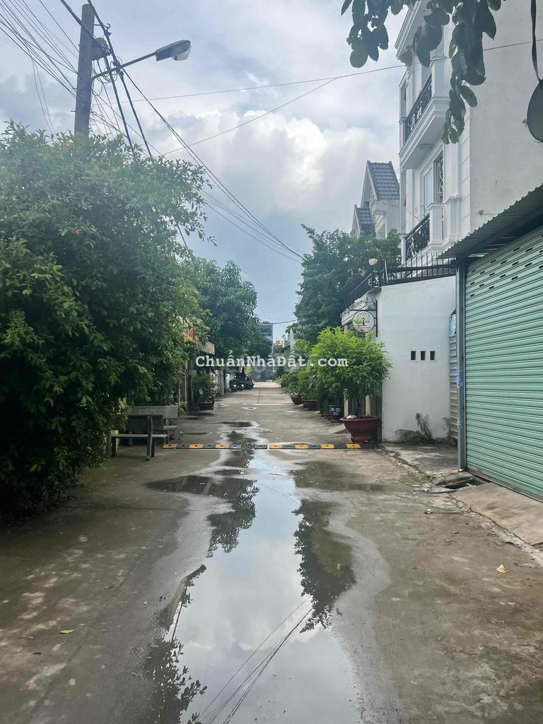 Bán đất 10x20 thổ 190m2 1 sẹc TL17, p Thạnh Lộc Q12 Bán đất 10x20 thổ 190m2 1 sẹc TL17, p Thạnh Lộc Q12