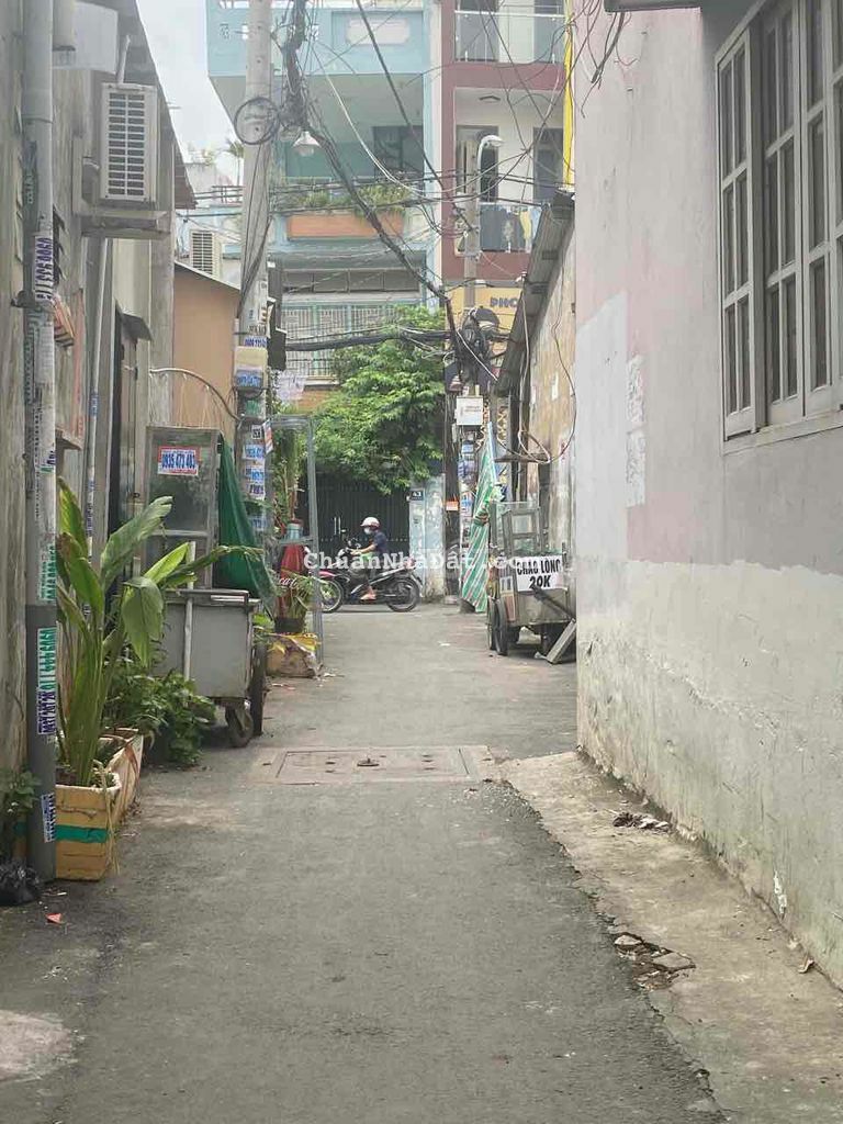 Chính chủ bán lô đất sát mt trần bá giao, f5, dt 50m2, xây đủ