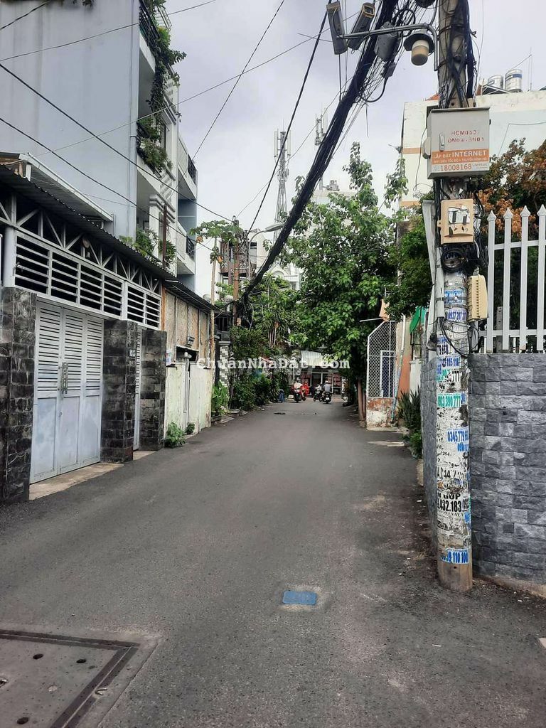 ĐẤT RỘNG NHƯ THẾ NÀY, ĐƯỜNG RỘNG ÔTÔ CHAY VÈO, ngang gần 6 mét