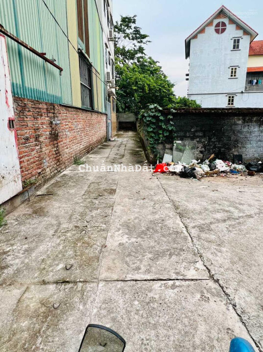 Chỉ hơn 1 tỷ có ngay lô đất ngõ thông, lô góc, cực đẹp ở Yên Nghĩa. DT 30,5m2. LH 0977218859