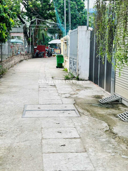 Chỉ hơn 1 tỷ có ngay lô đất ngõ thông, lô góc, cực đẹp ở Yên Nghĩa. DT 30,5m2. LH 0977218859