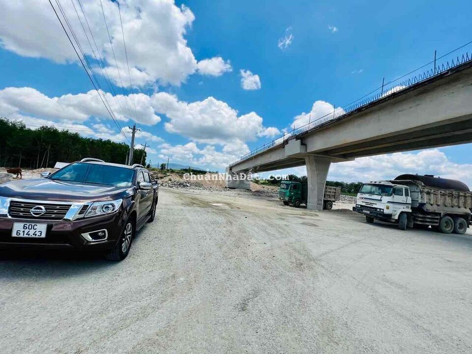 Chỉ hơn 100Tr/Sào sở hữu ngay 2 Mẫu Đất gần KCN Tân Đức Bình Thuận. Chỉ hơn 100Tr/Sào sở hữu ngay 2 Mẫu Đất gần KCN Tân Đức Bình Thuận.